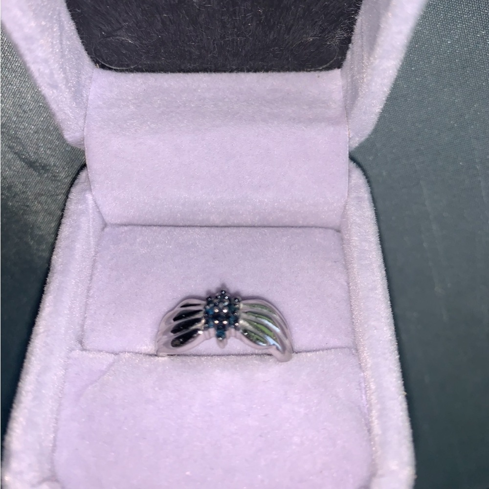 Nearly new Blue Sapphire ring